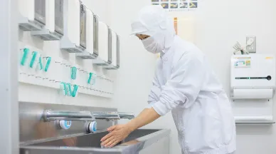 A.K.さんが手を洗う様子